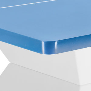 Angles arrondis sur table de ping pong
